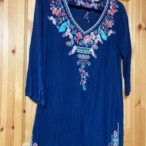 Johnny was Floral Tunic in Dark Blue, size small